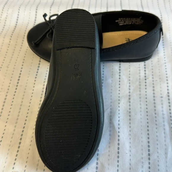 H&M - NWOT - Black Ballet Flats.  Size 8.5 - Picture 6 of 7